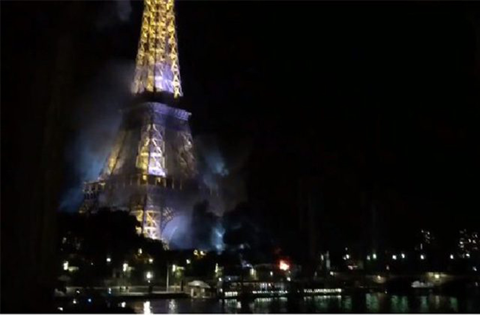 Registran incendio cerca de la Torre Eiffel