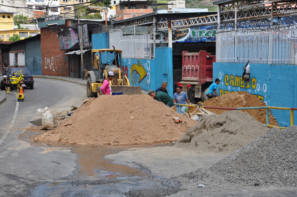 Aplauden reparación de la calle Guaicaipuro
