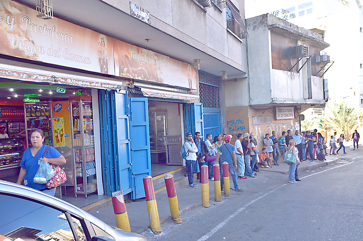 Sundde multará a panaderos que organicen colas