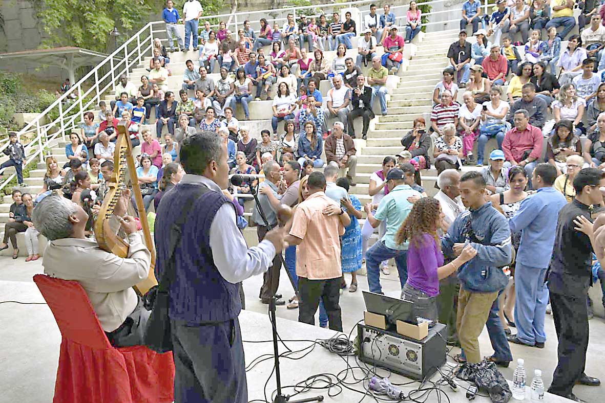 Culminan Festival de Joropo en Villa Teola