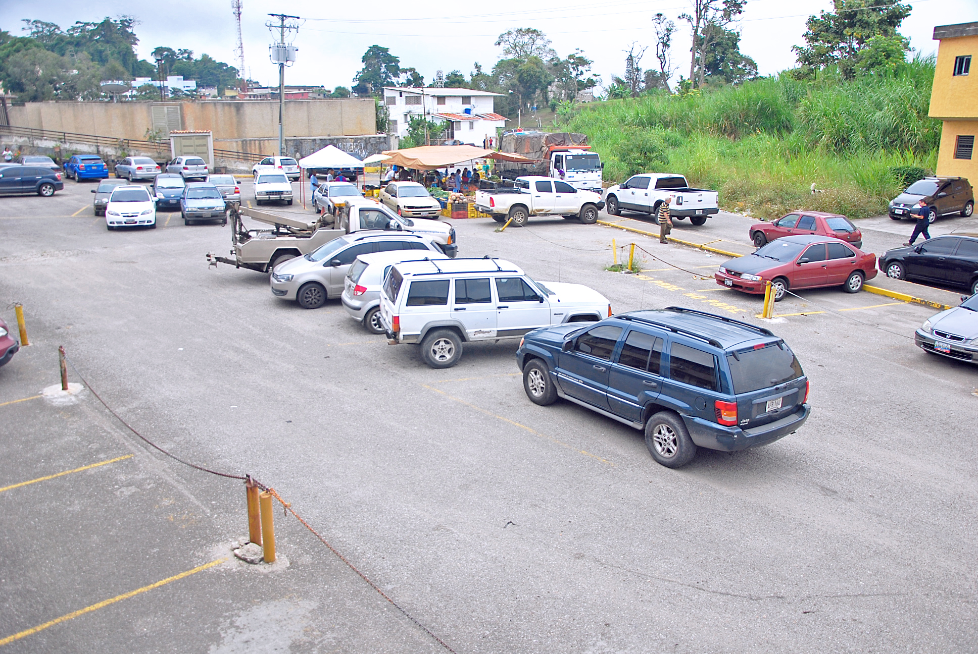 Denuncian guerra de minitecas ilegal en Carrizal