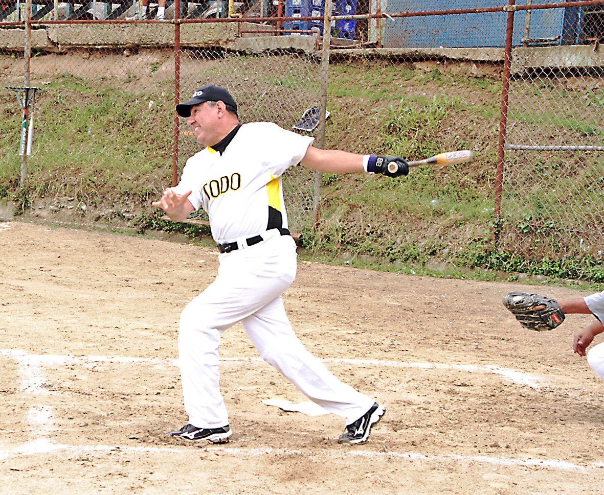 Gustavo Oroño se la comió con doble, triple y cuadrangular