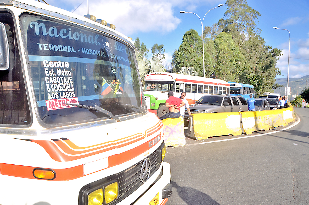 Autobuseros protestaron contra el hampa