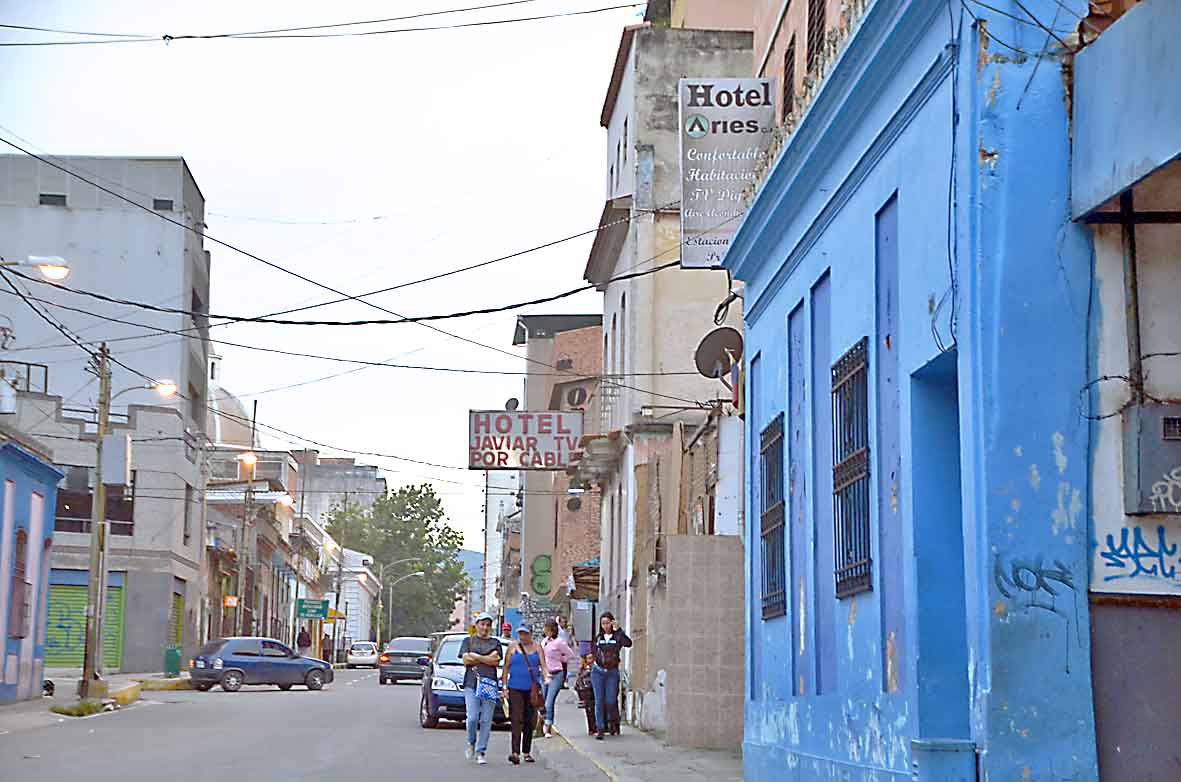 Mujer dio a luz en hotel del centro