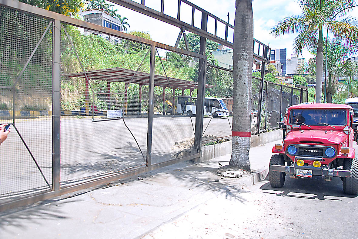 Transportistas suburbanos se declaran en rebeldía