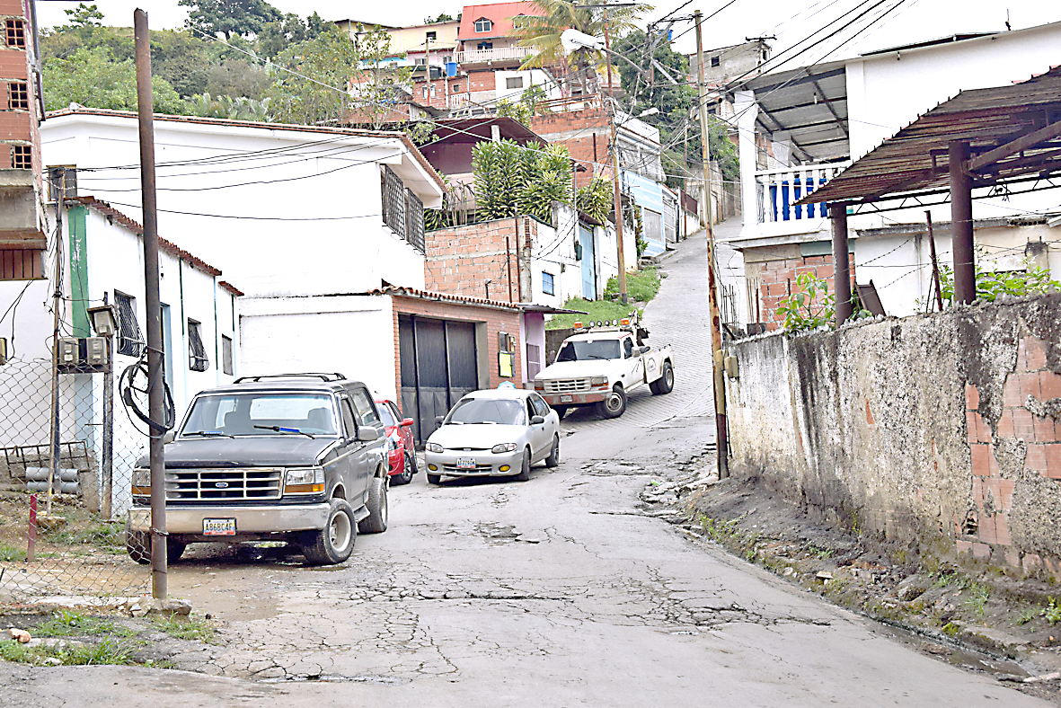 “Cada hora y media pasa el autobús”