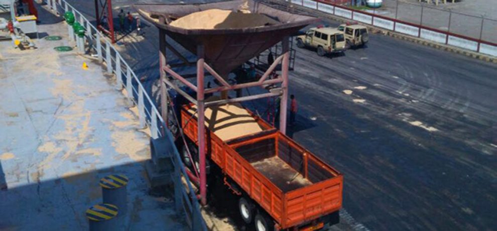 Llegan al país 30.000 toneladas métricas de azúcar