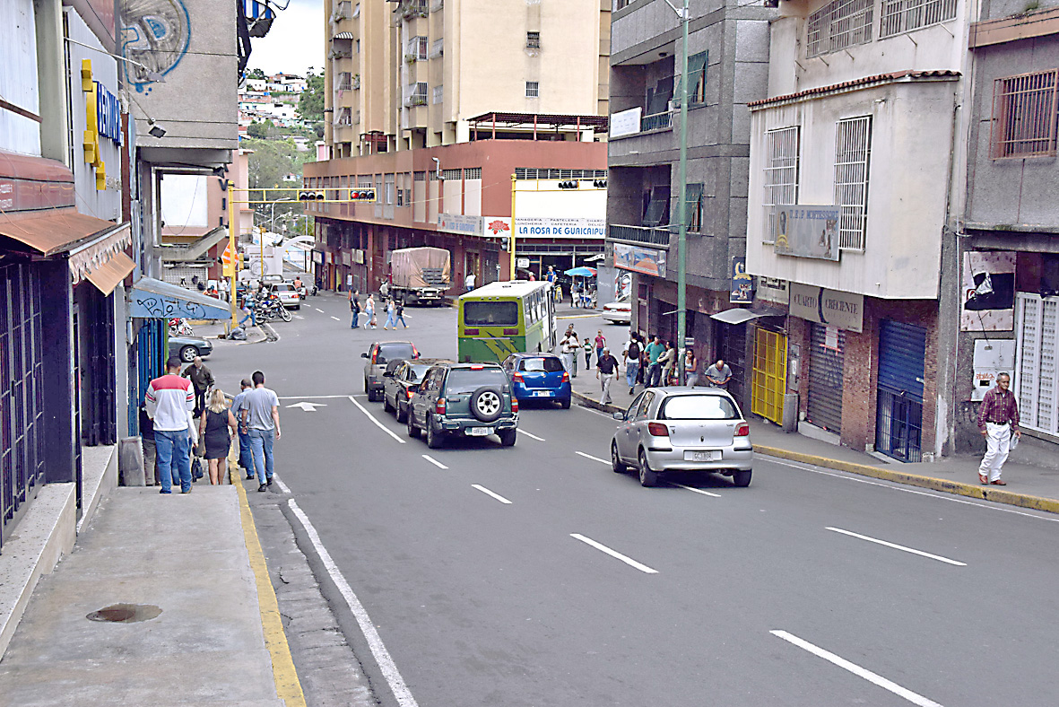 Vecinos de Los Teques a merced del hampa