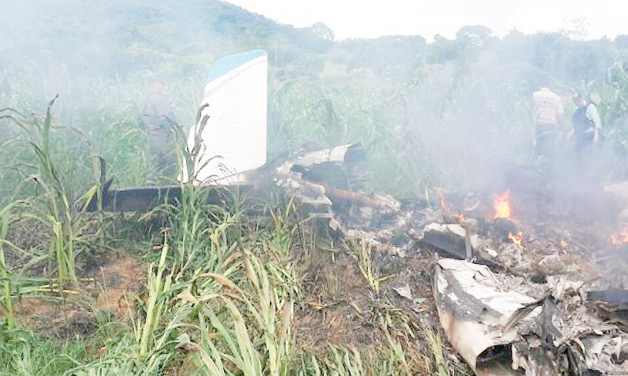 Dos muertos deja accidente de avioneta