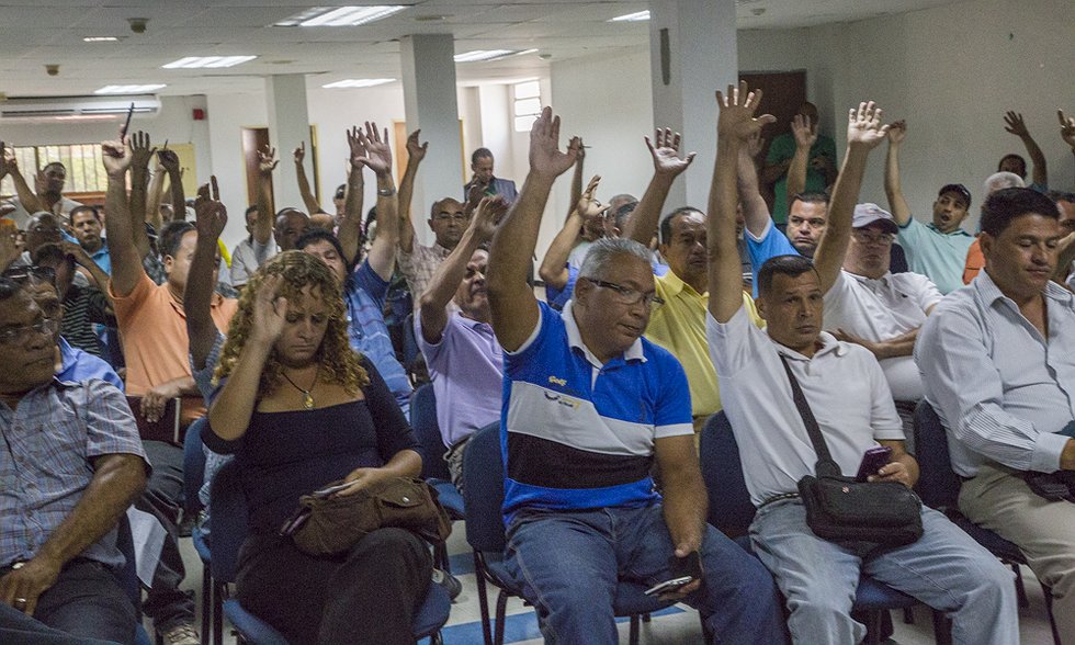 Aumento del pasaje mínimo se anunciará el jueves solo si Maduro lo aprueba