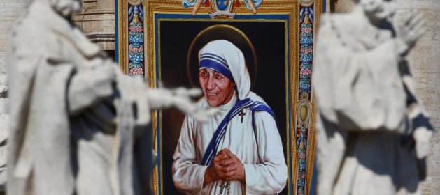 La Madre Teresa de Calcuta es canonizada por el Papa Francisco en la Plaza de San Pedro