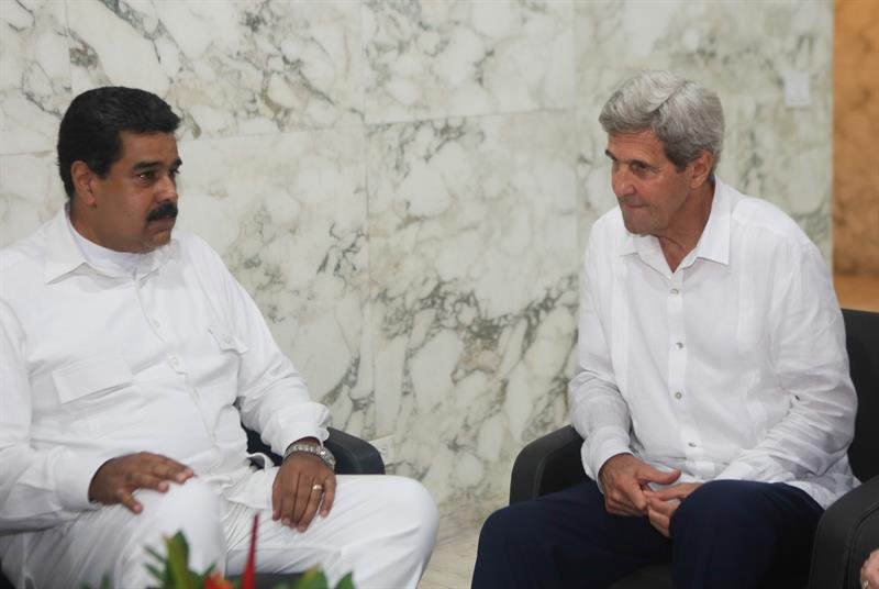 Presidente Maduro y John Kerry se reunieron en Cartagena