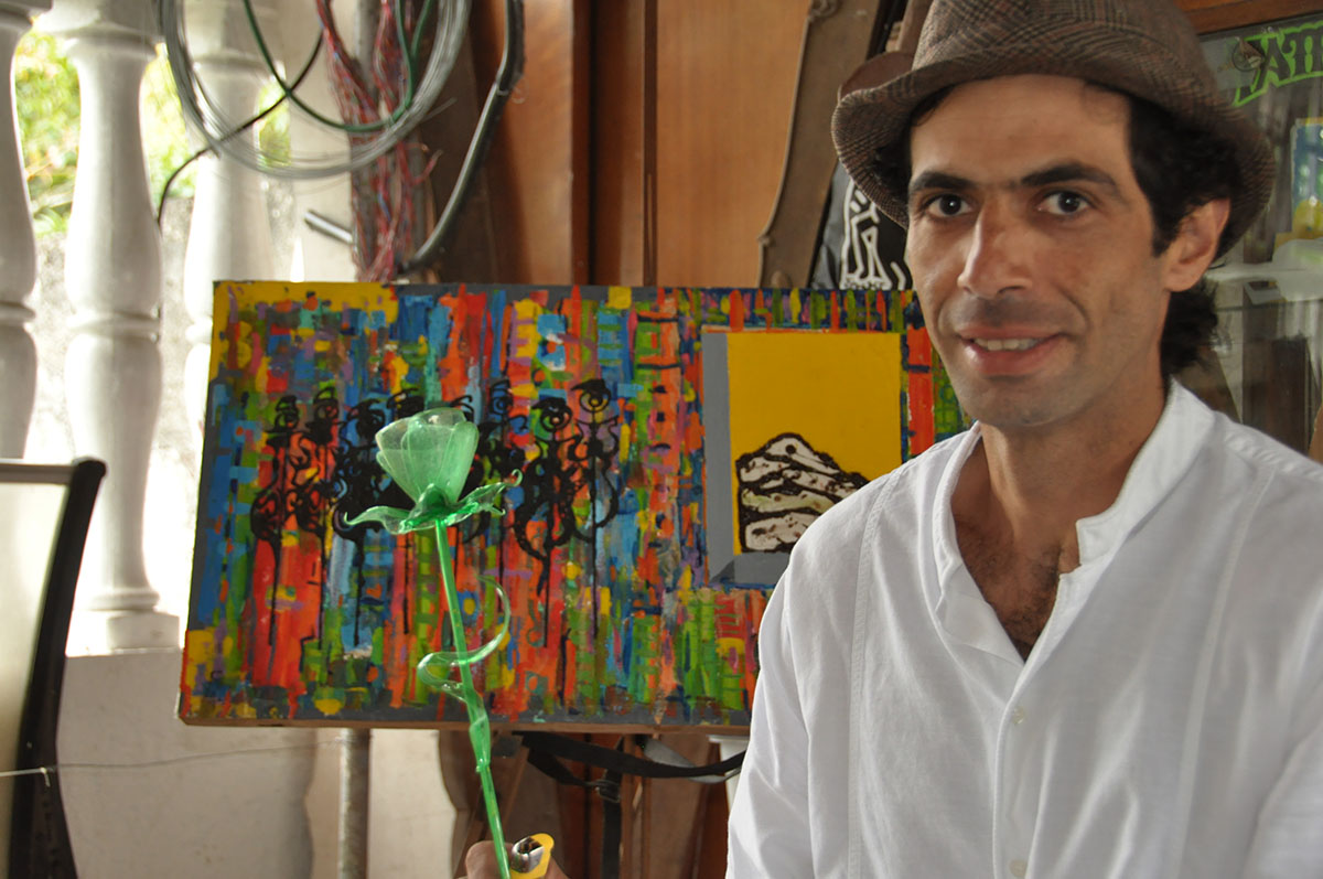 Amarillo Piña, artista con sello ecologista