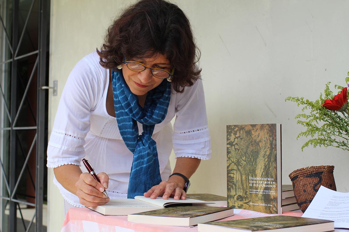 Obra del IVIC recibe mención especial del Premio del Libro