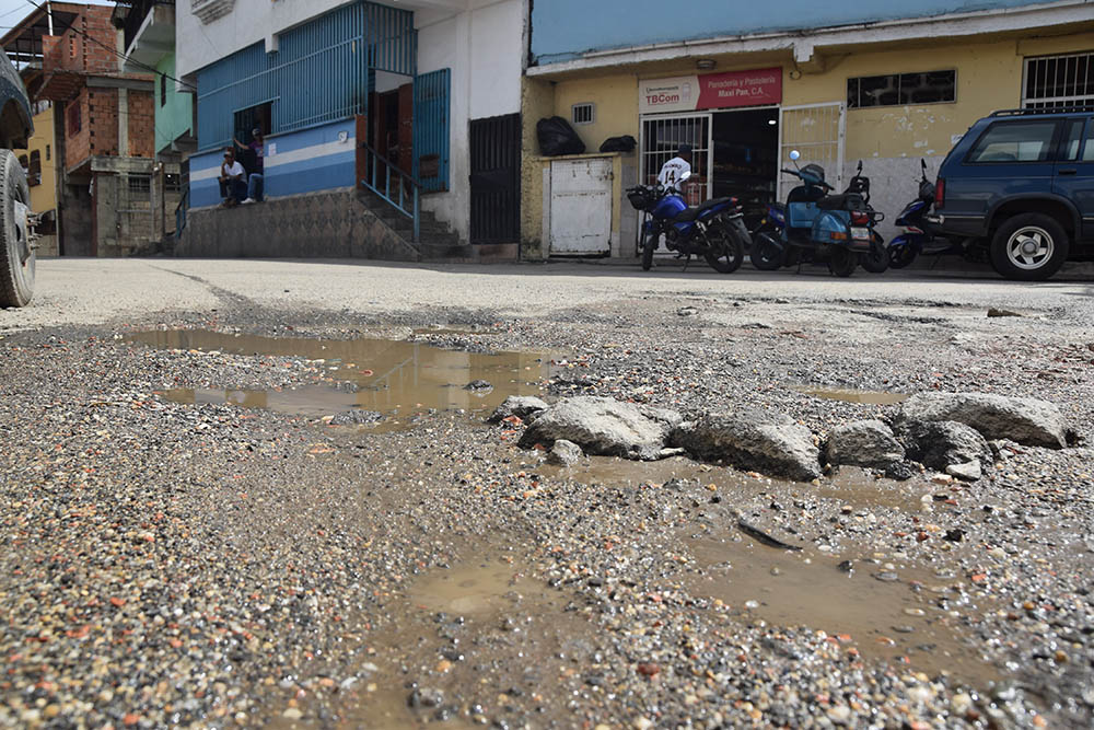 Tienen años esperando arreglo de vialidad