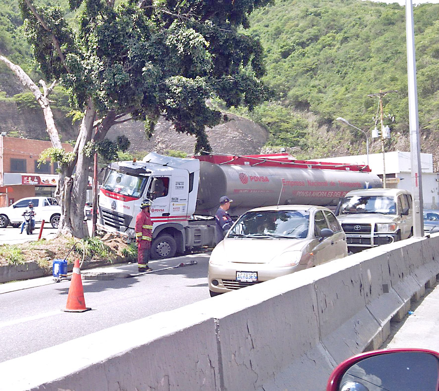 Choque generó caos en la Panamericana