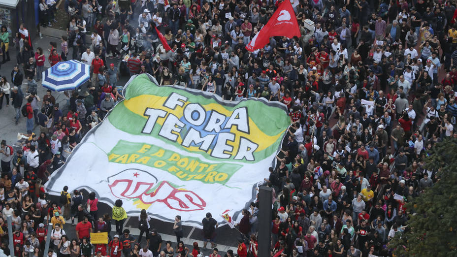 Reprimieron manifestación contra Temer en Brasil