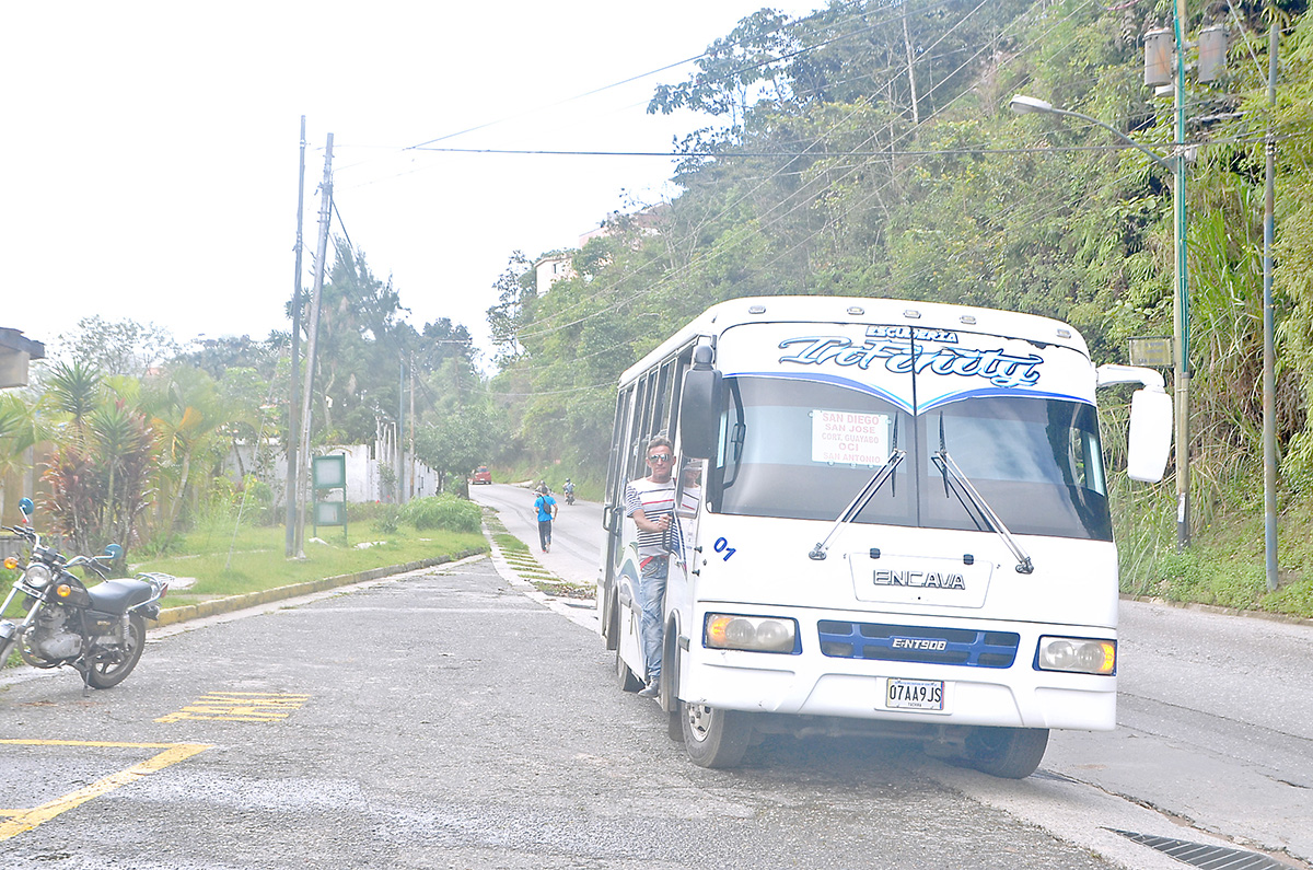 Denuncian pésimo servicio de transporte en El Retiro