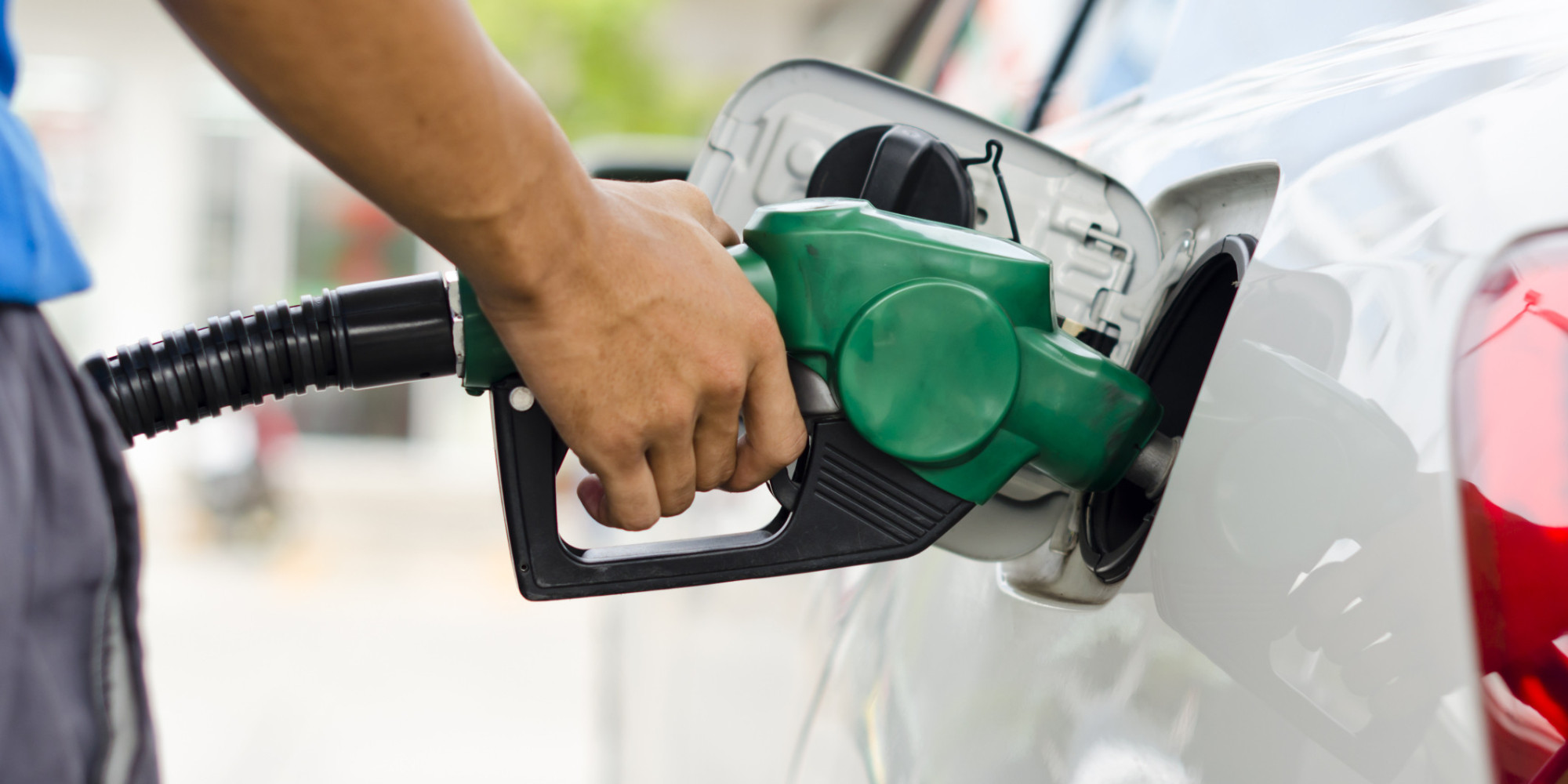 Eulogio del Pino informó que el Gobierno maneja el aumento de la gasolina