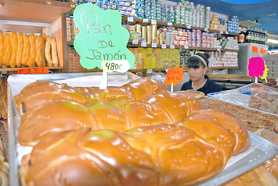 A Bs. 4.800 se consigue el pan de jamón