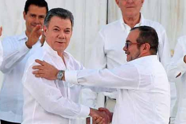 ¿Para qué le sirve el Premio Nobel de la Paz a Juan Manuel Santos?