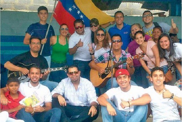 Al son de la música levantaron el ánimo de niños en escuela venezolana (Video)