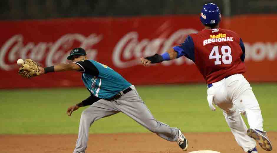 Bravos amarró a los Tiburones