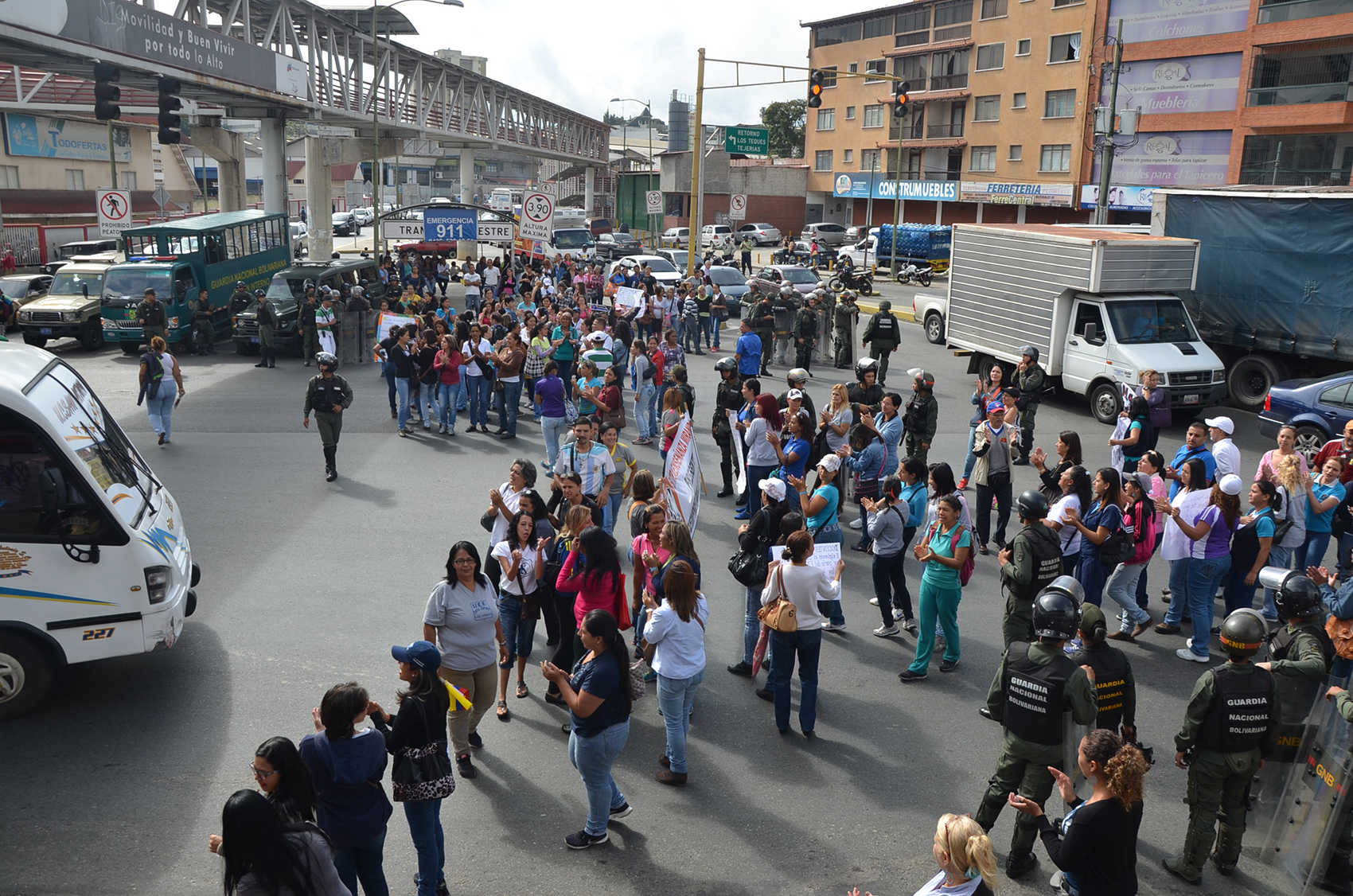 Docentes protestaron por reivindicaciones salariales