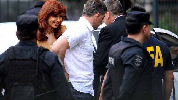 Cristina Kirchner tras declarar ante el juez: “Para los fiscales, el Gobierno fue una asociación ilícita”