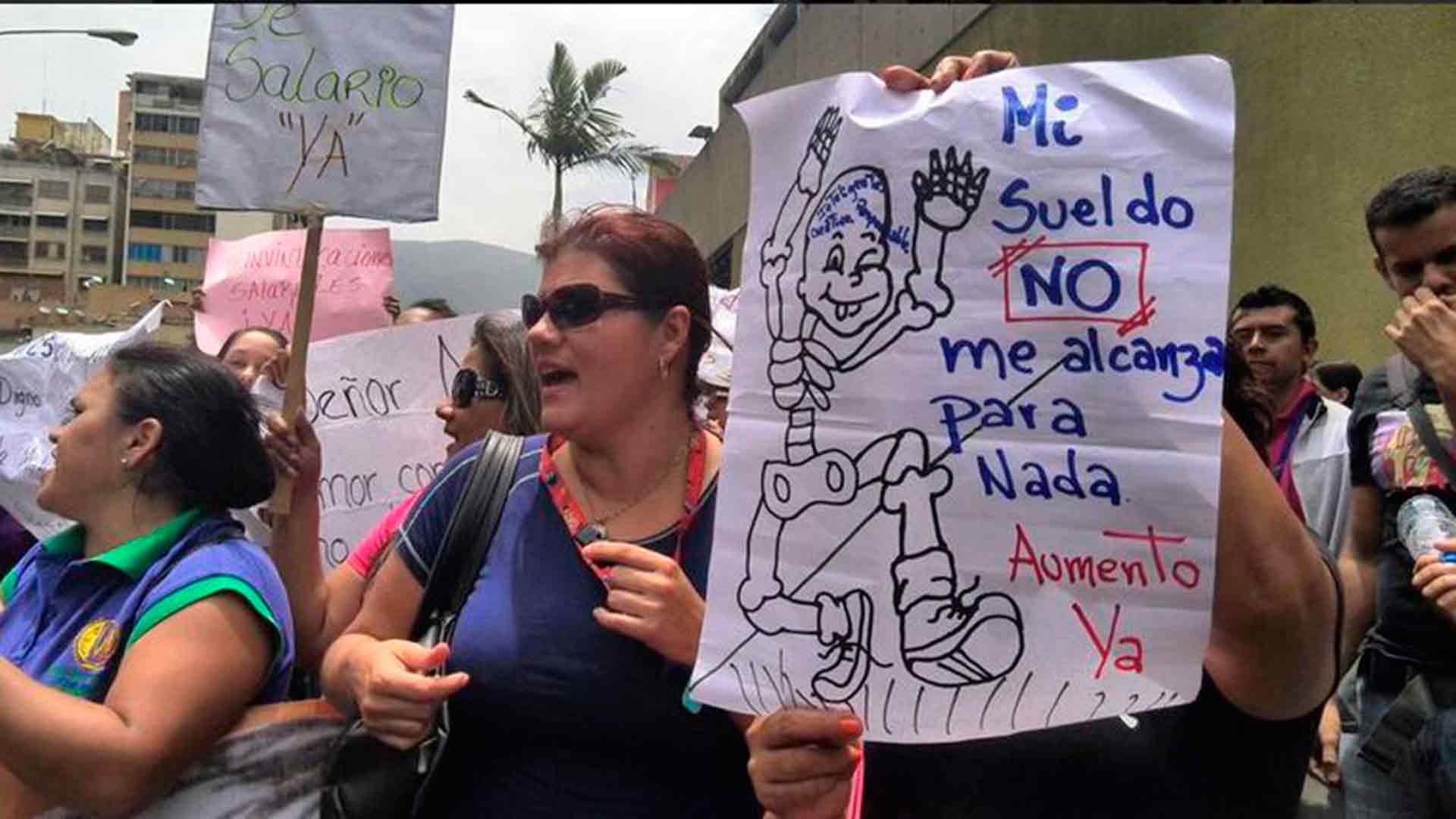 Docentes amenazan con paralización de actividades