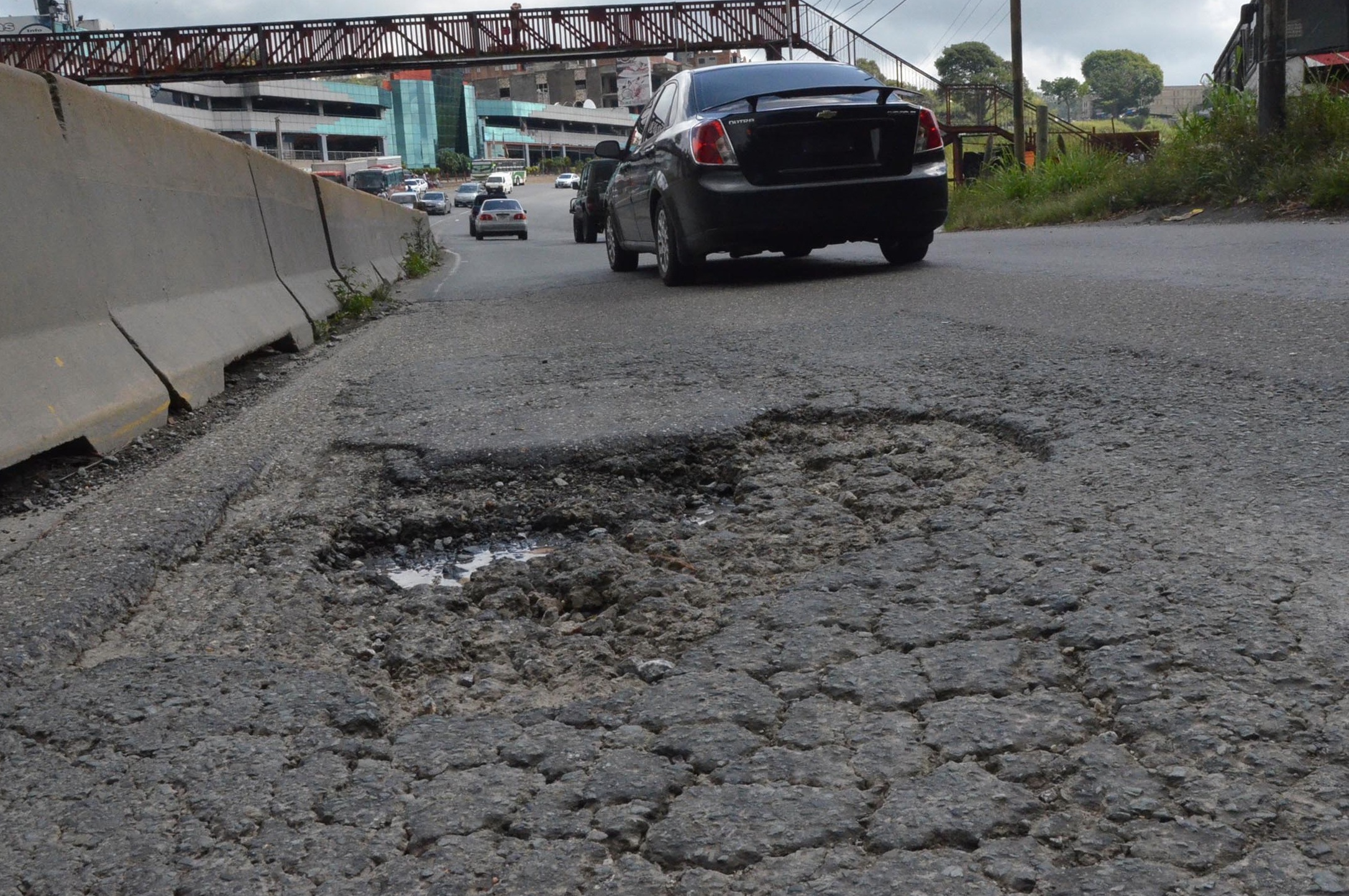 Troneras de la Panamericana producen accidentes a diario