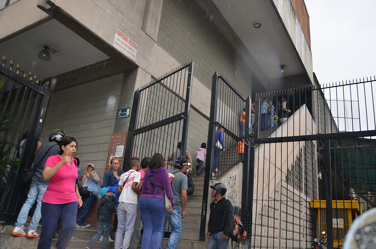 Denuncian atención inhumana en Locatel