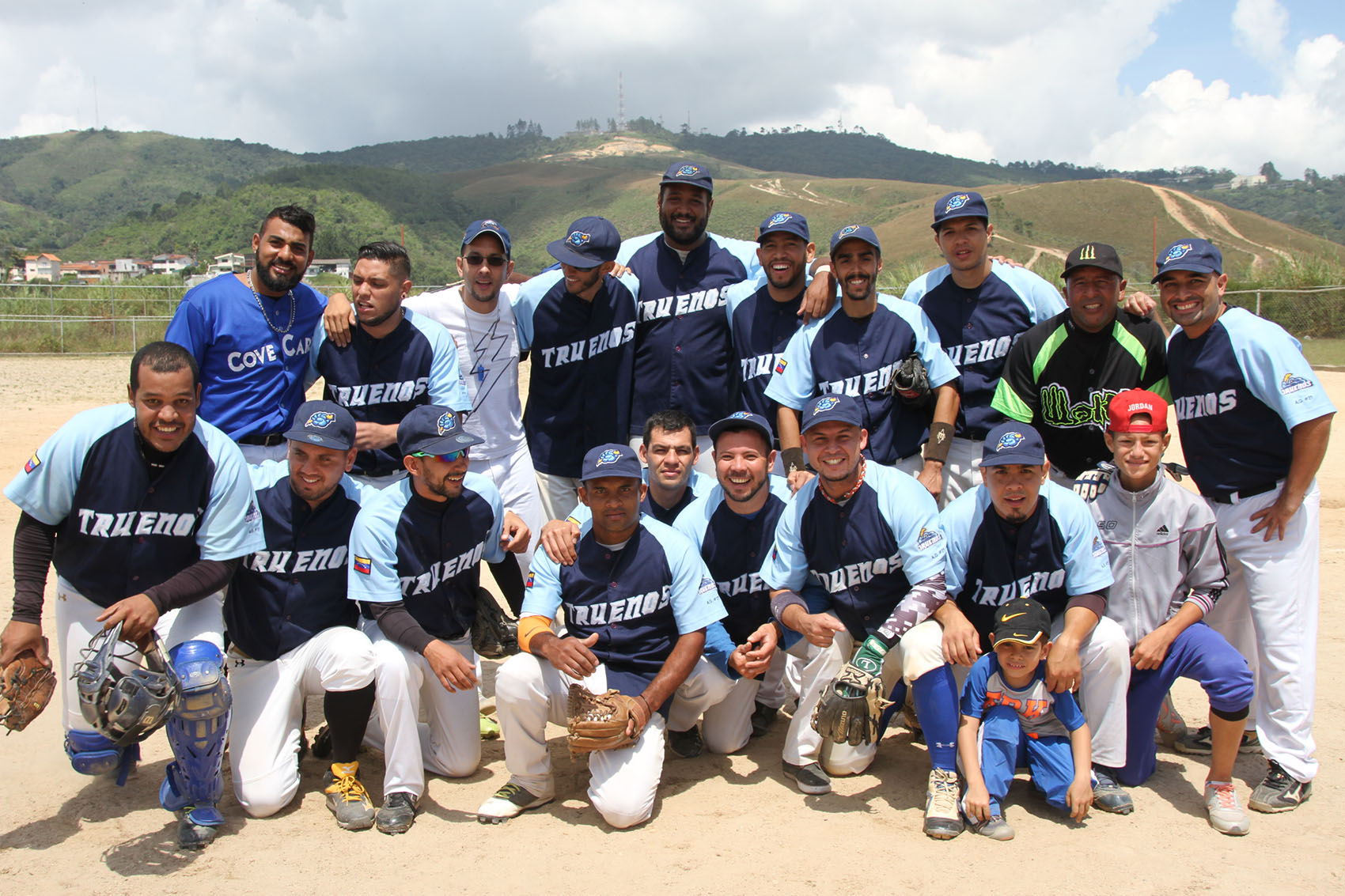 Truenos campeón B-2 del softbol de San Antonio de Los Altos