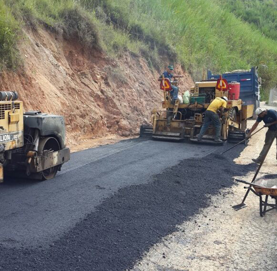 Comunidades reciben más de 300 toneladas de asfalto