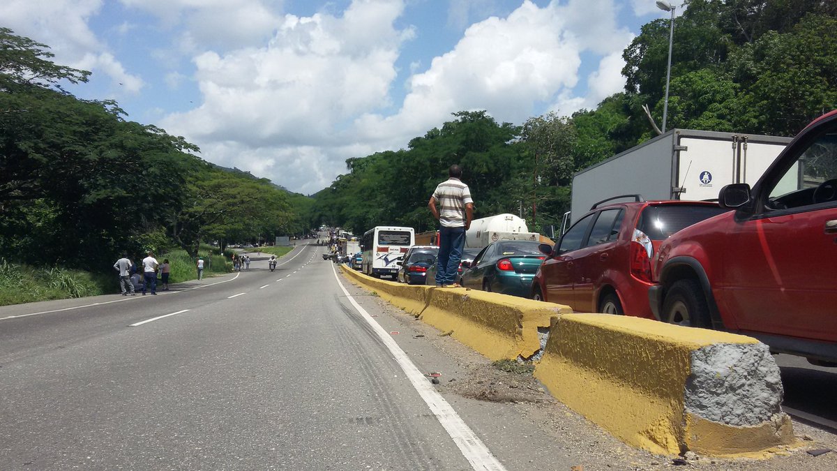 Ola de protestas en Tácata por falta de agua