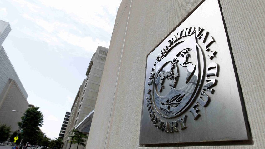 FMI estima que economía venezolana caerá 10% este año