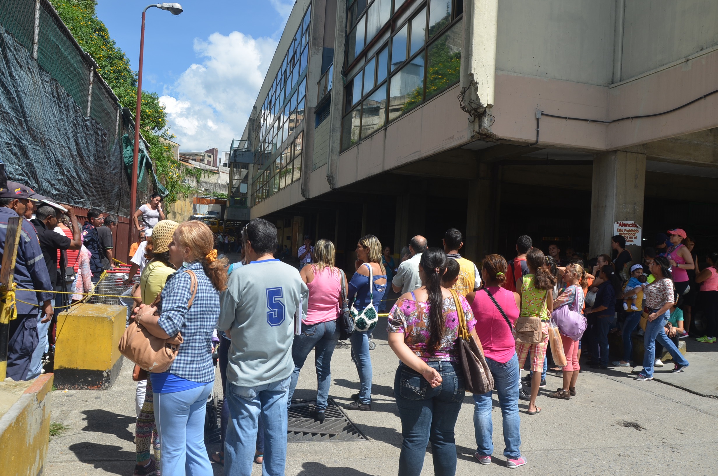 “Necesitamos que distribuyan más comida”