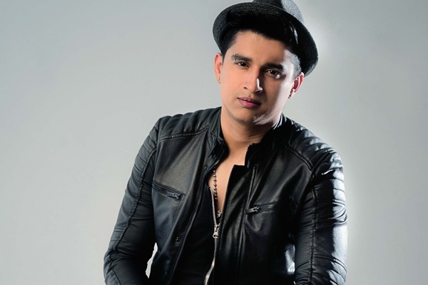 Juan Miguel estrenó su video “Ajá Te Creí”