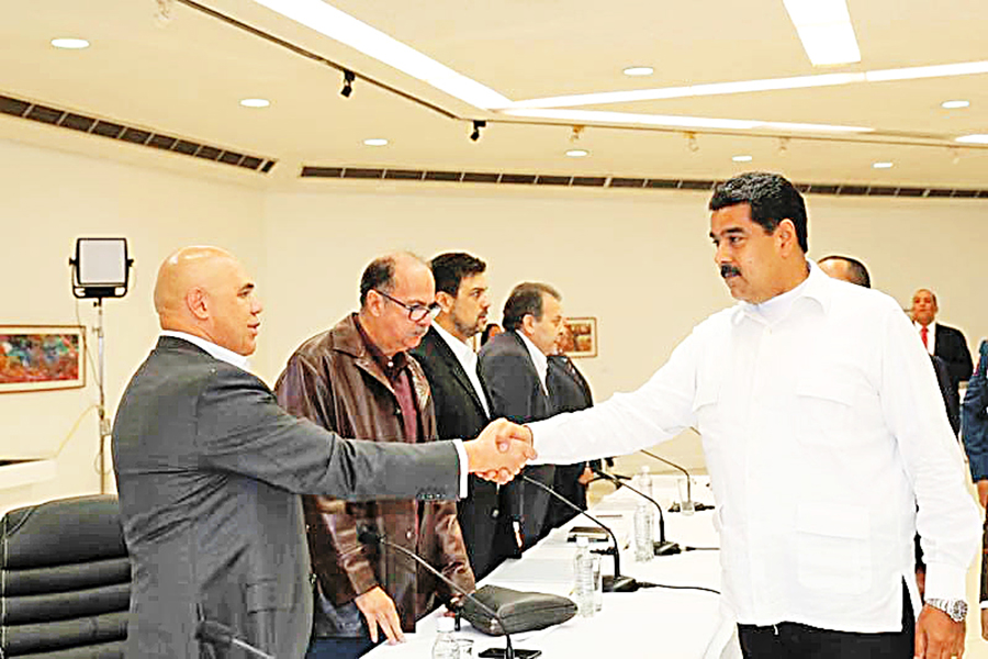 Maduro: A la MUD le tiendo la mano