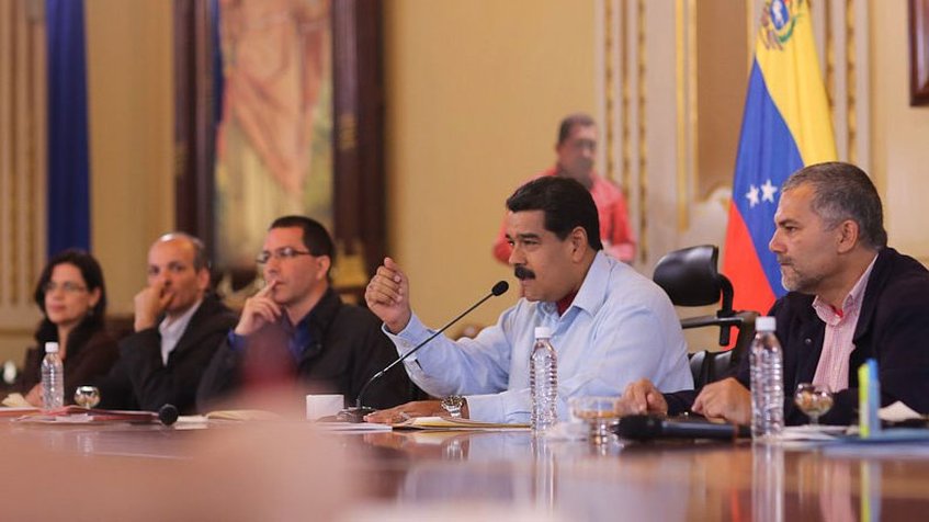 Maduro podría aprobar presupuesto 2017 vía decreto de Emergencia