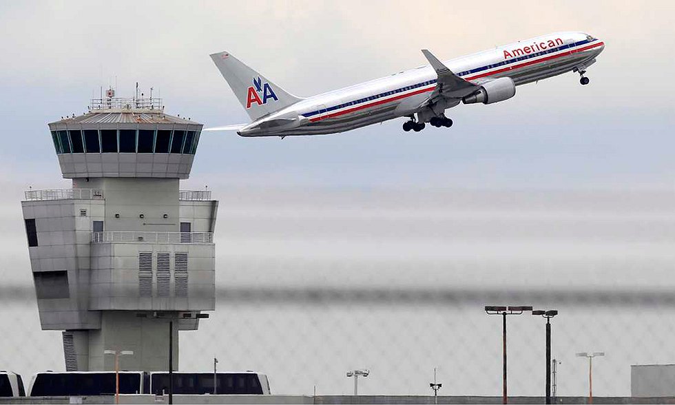 Parte primer vuelo regular de EEUU a La Habana en medio siglo