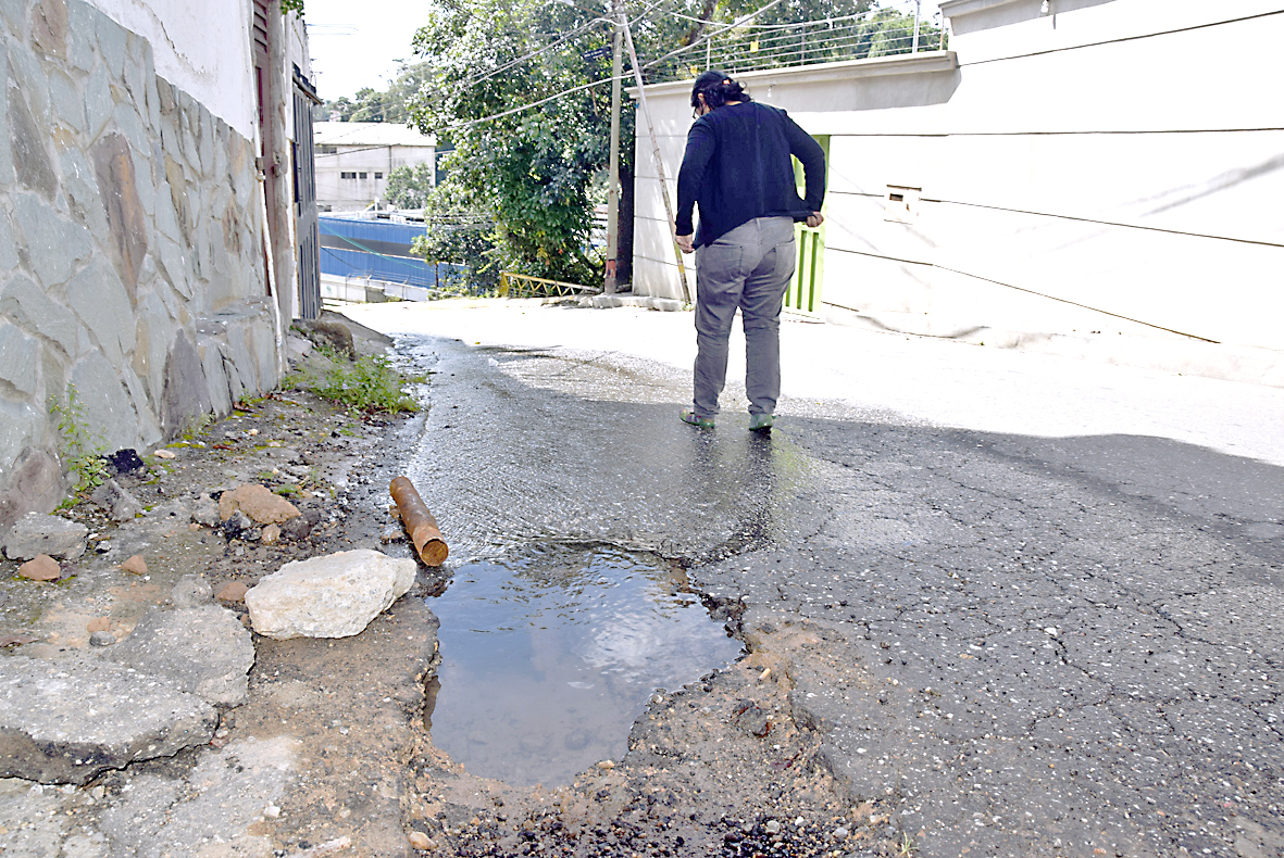 Abundan botes de agua