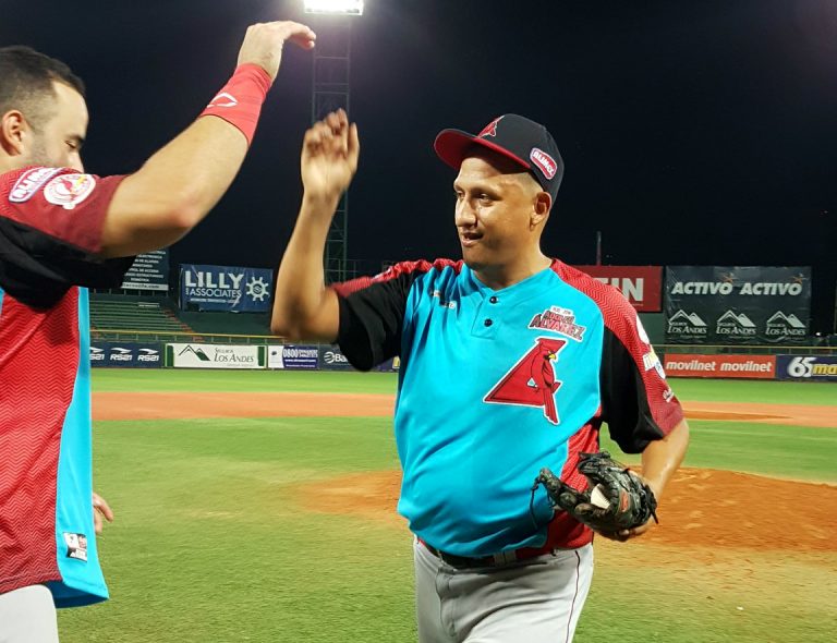 Raúl Rivero dominó a Caribes en Puerto La Cruz