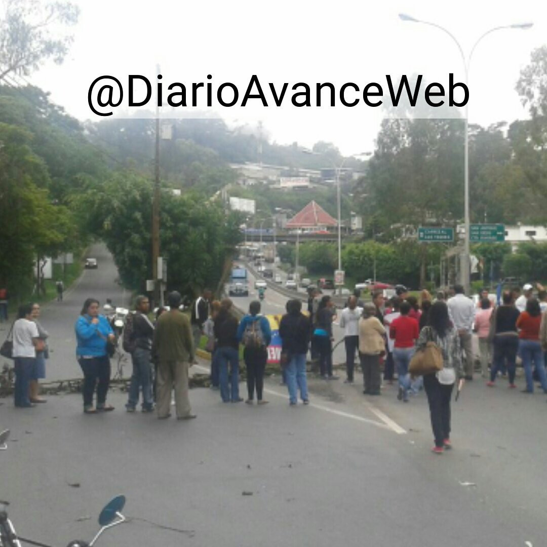 Manifestantes mantienen cerrada la Panamericana