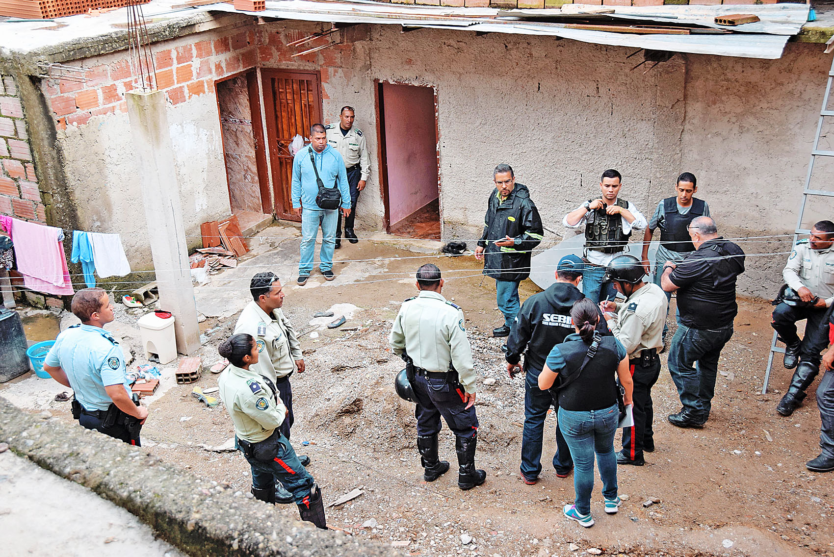 Comisiones mixtas recuperaron arma y una granada