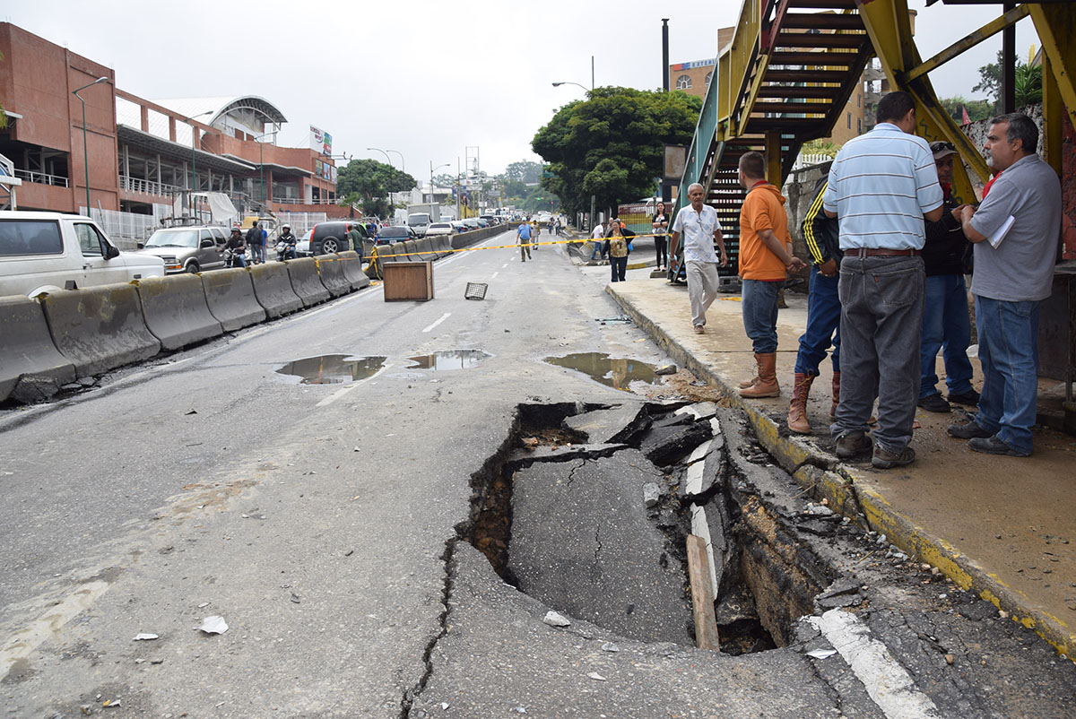 Restringen paso por El Tambor