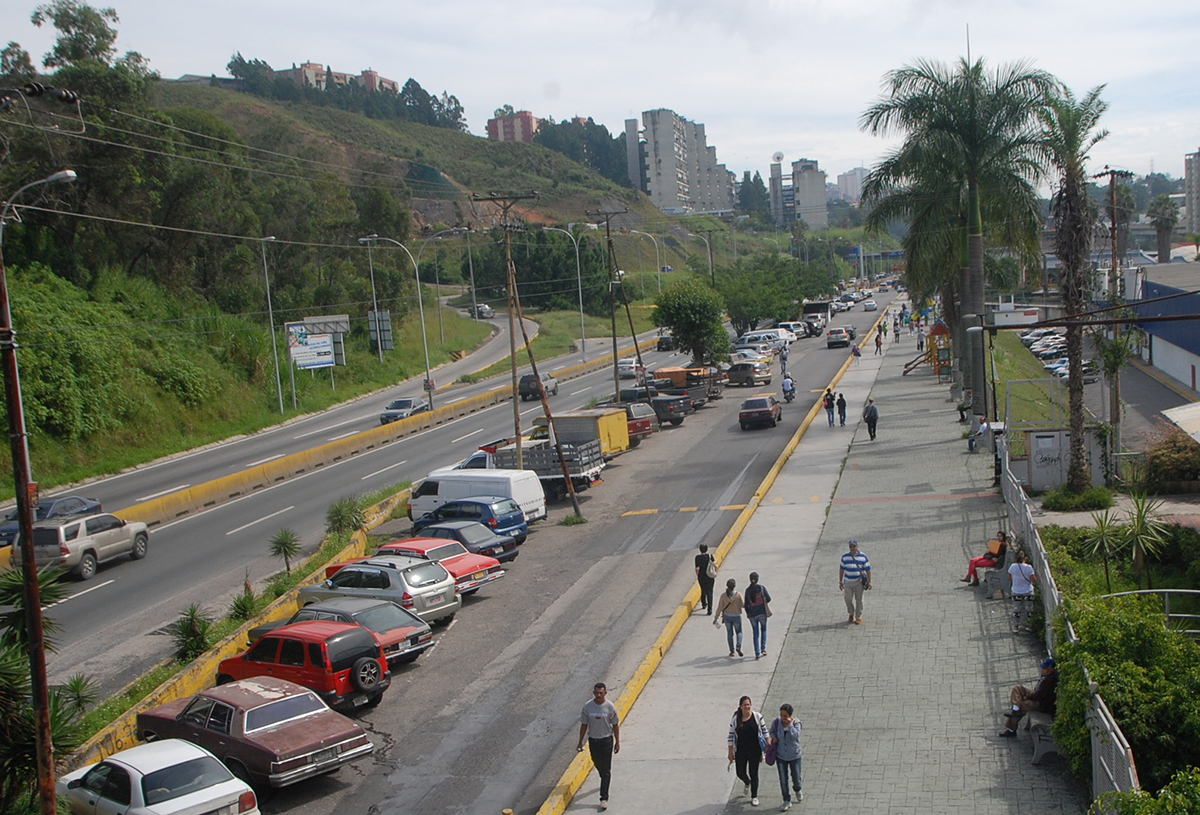 Desmontan 32 tarantines de buhonería en Los Salias