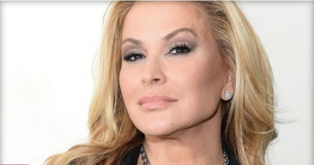 La cantante Anastacia mostró sus cicatrices de su lucha contra el cáncer