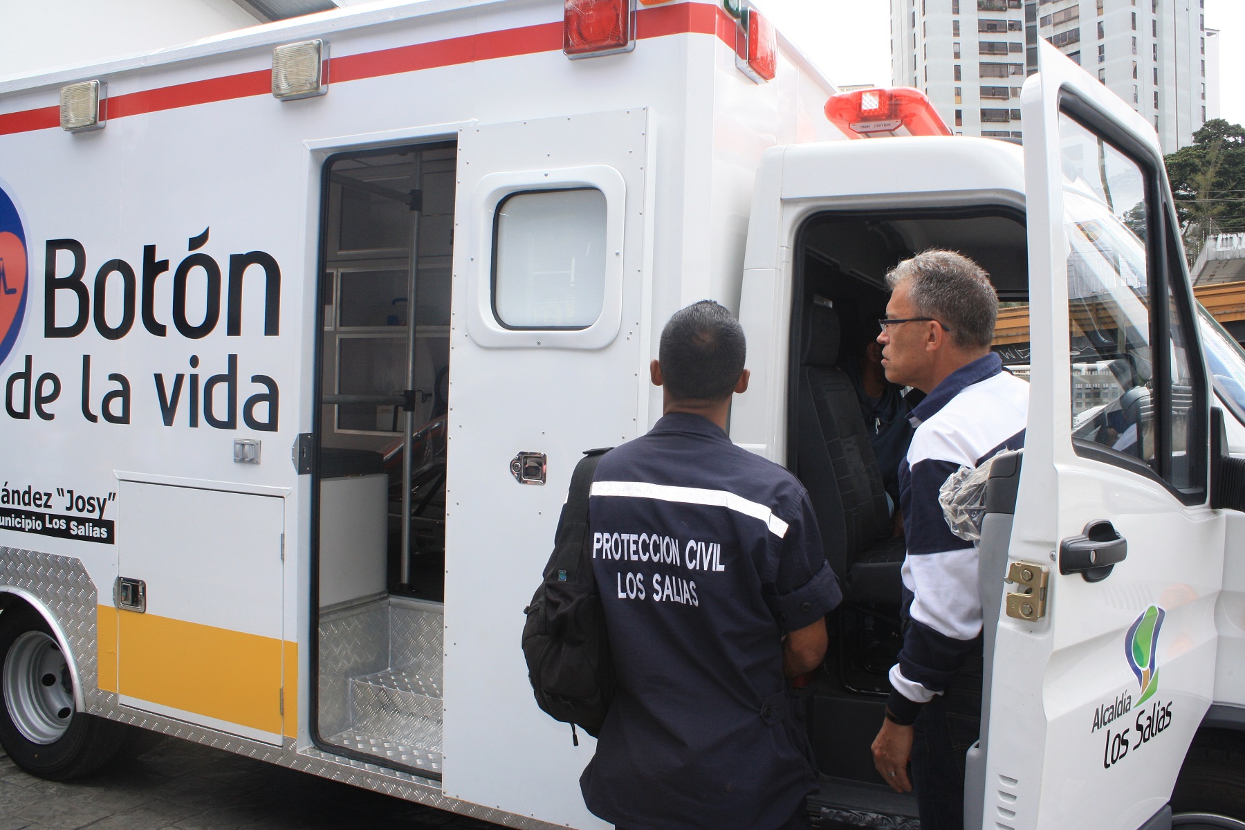 Adquieren ambulancia con Bs. 38 millones