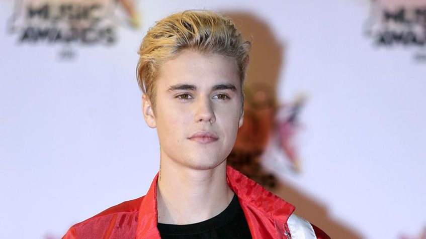 Justin Bieber pega un puñetazo a un admirador que le tocó la cara